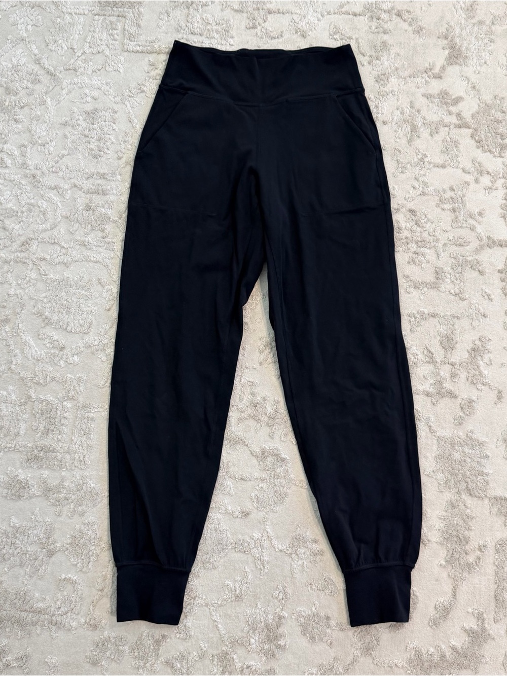 Lululemon black align jogger pants size 6